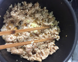 生姜風味の鶏そぼろ＊炒り卵の二色丼作り方2写真