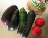 夏野菜と薩摩揚げの味噌バタ炒め作り方1写真