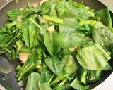 夕食に♪鶏ミンチとつるむらさきの味噌炒め作り方5写真