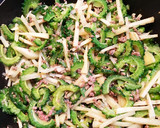 ゴーヤとじゃがいものカレー炒め作り方4写真