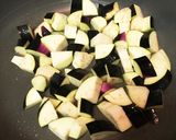鶏肉と夏野菜で♪香ばしの♪味噌ごま炒め作り方5写真
