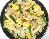 鶏もも肉・しめじ・筍・キャベツ野菜炒め煮作り方10写真