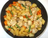 鶏もも肉とじゃがいもと人参の辛子うま煮作り方11写真