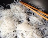 簡単！人参ピーマン白滝でしりしり中華炒め作り方2写真