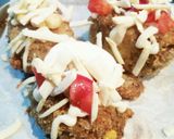 いつものコロッケをアレンジ♪コロッケピザ作り方3写真