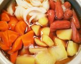 土鍋で簡単！ウインナーで肉じゃが風鍋作り方4写真
