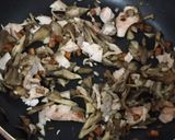 秋の香りただよう 舞茸・鮭チャーハン作り方3写真
