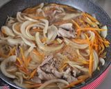 鰹節で簡単♪昼夕♪他人丼（人参入り豚丼）作り方2写真