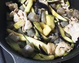 豚の脂が美味しい！ナスのめんつゆ炒め作り方2写真