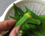 オクラと蒸し鶏の柚子胡椒和え作り方1写真