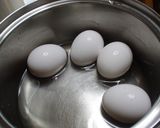 お水はちょっとで♪ゆで？卵作り方1写真