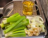 仕上げの芳醇な香味調味料 ネギ油作り方1写真