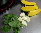 カボチャ＆ニンニク＆バジルの素揚げ作り方1写真