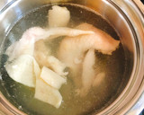 おつまみに！鶏皮とキノコのカレー炒め作り方3写真