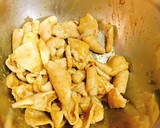 おつまみに！鶏皮とキノコのカレー炒め作り方7写真