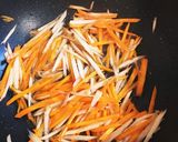 運動会☆にんじん&カレー粉きんぴらごぼう作り方3写真