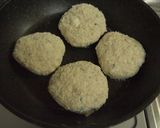 しっぽが可愛い☆豆腐とエビのハンバーグ作り方4写真
