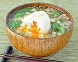 半熟卵がとろ〜り♪豆苗と落とし卵のみそ汁作り方4写真