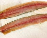 秋刀魚の梅しそロールにんにく揚げ作り方1写真