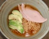 アボカド入りインスタントラーメンのランチ作り方3写真