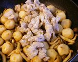 里芋としめじと鶏ももの甘辛煮。作り方7写真