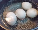 優しい味★風味◎【ハーブ香る塩麹ゆで卵】作り方1写真