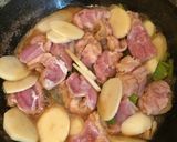 鶏もも肉とジャガイモの照り焼き作り方2写真