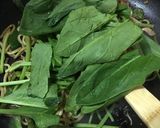 ほうれん草と蜂蜜梅の☆焼きそば作り方6写真