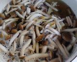 茹で鶏とごぼう シメジのおかか和え♪作り方5写真