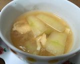 冬瓜、生しいたけ、太葱、油揚げの味噌汁作り方2写真