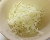 簡単副菜★キャベツの千切りで梅ゆかり和え作り方1写真