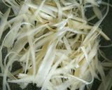 麺つゆ氷でひらひらごぼうの味噌マヨうどん作り方3写真