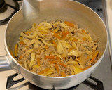 鶏そぼろ入り♪舞茸の炊き込み御飯作り方3写真