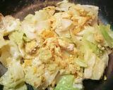 簡単だけどご飯が進む♡キャベツと卵炒め☆作り方2写真