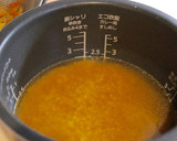 鶏そぼろ入り♪舞茸の炊き込み御飯作り方5写真