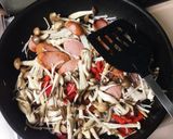 簡単♡鮭ときのこ達の甘めバター醤油炒め♡作り方5写真