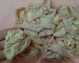 簡単おつまみ♪鶏皮の煮込み☆作り方1写真