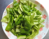 ししとうと魚肉ソーセージの炒め作り方1写真