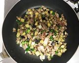 かくし味はお味噌！ 厚揚げのひき肉炒め作り方6写真