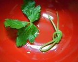 簡単おもてなし　麩と結び三つ葉のすまし汁作り方7写真