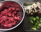 牛肉としめじのソース炒め作り方2写真