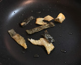 ごま油香る♡塩鮭とキノコの炊き込みご飯作り方5写真