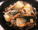 秋鮭ときのこのバター醤油焼き作り方5写真