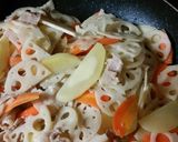 大きめの豚肉、蓮根、じゃがいものきんぴら作り方3写真