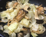 きのこと蓮根のコク旨オイスターバター焼き作り方4写真