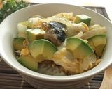 鯖缶とアボカドの卵とじ丼作り方5写真