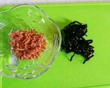 ゴマ昆布と干しエビのおにぎり作り方1写真