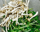 干しエビと豆苗の炒め物作り方3写真