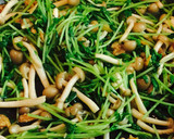 干しエビと豆苗の炒め物作り方7写真