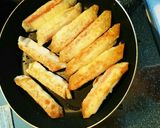 餃子の皮で☆チーズとカニカマの包み揚げ作り方5写真
